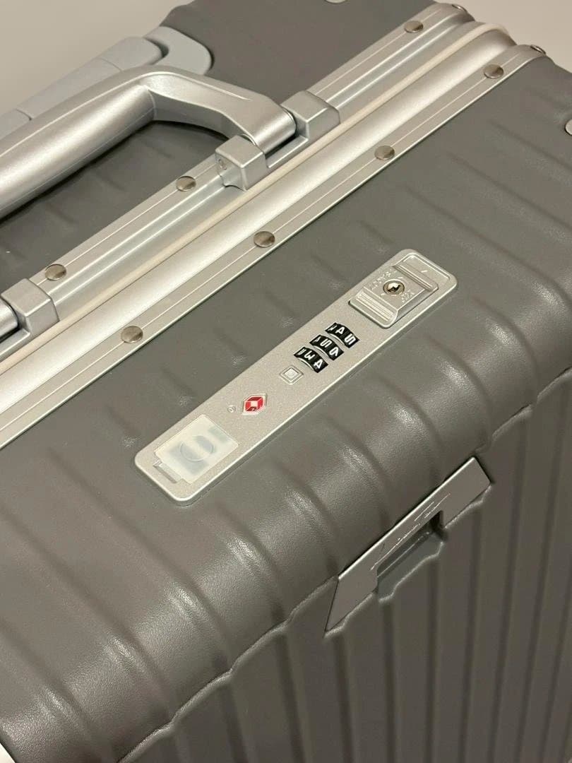 リベティ多機能キャリーケース【エナメルスカイブルーSサイズ】A52