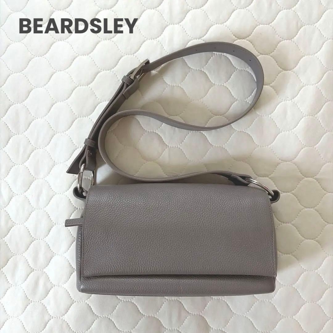 人気商品✴︎BEARDSLEY レザーボディバッグ　トープ　グレージュ