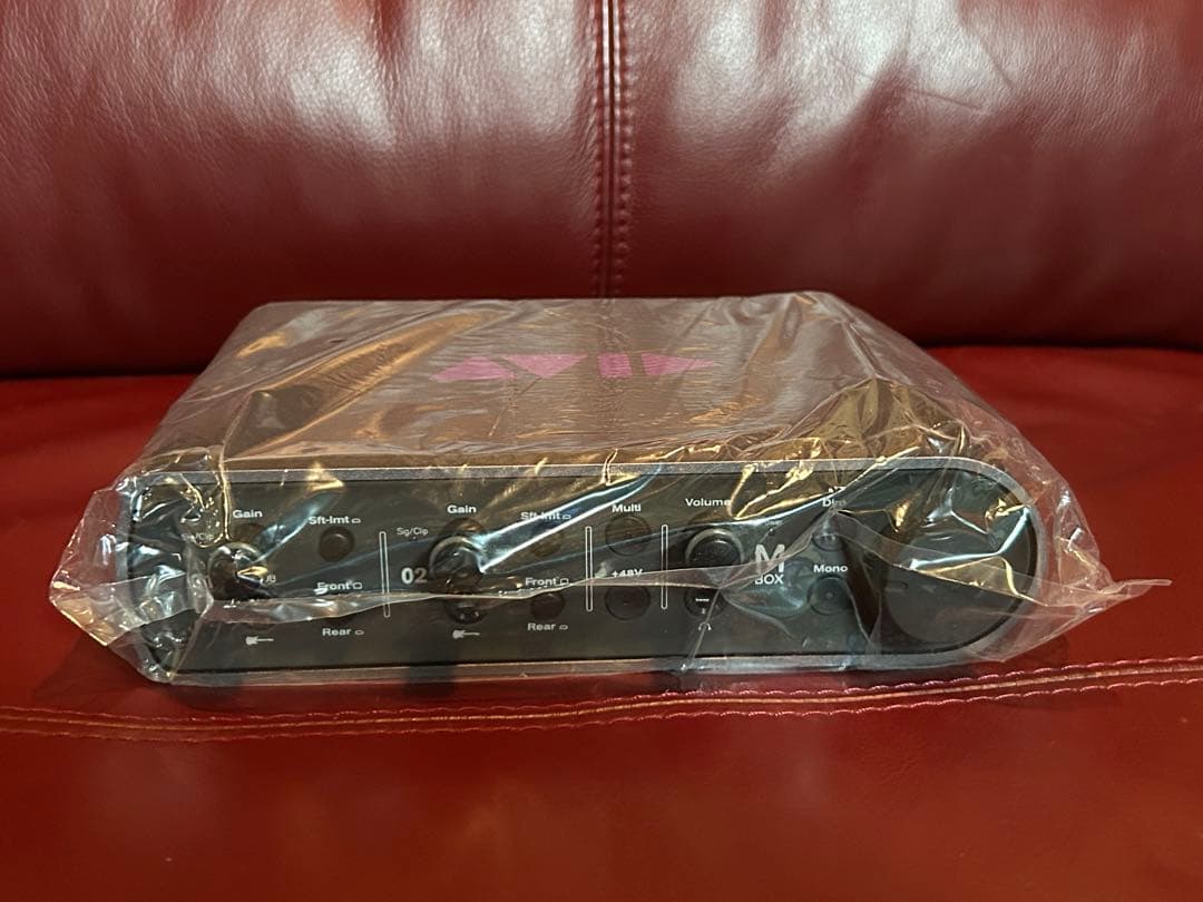 新品に近い Avid Mbox 4x4オーディオインターフェイス 動作確認済み