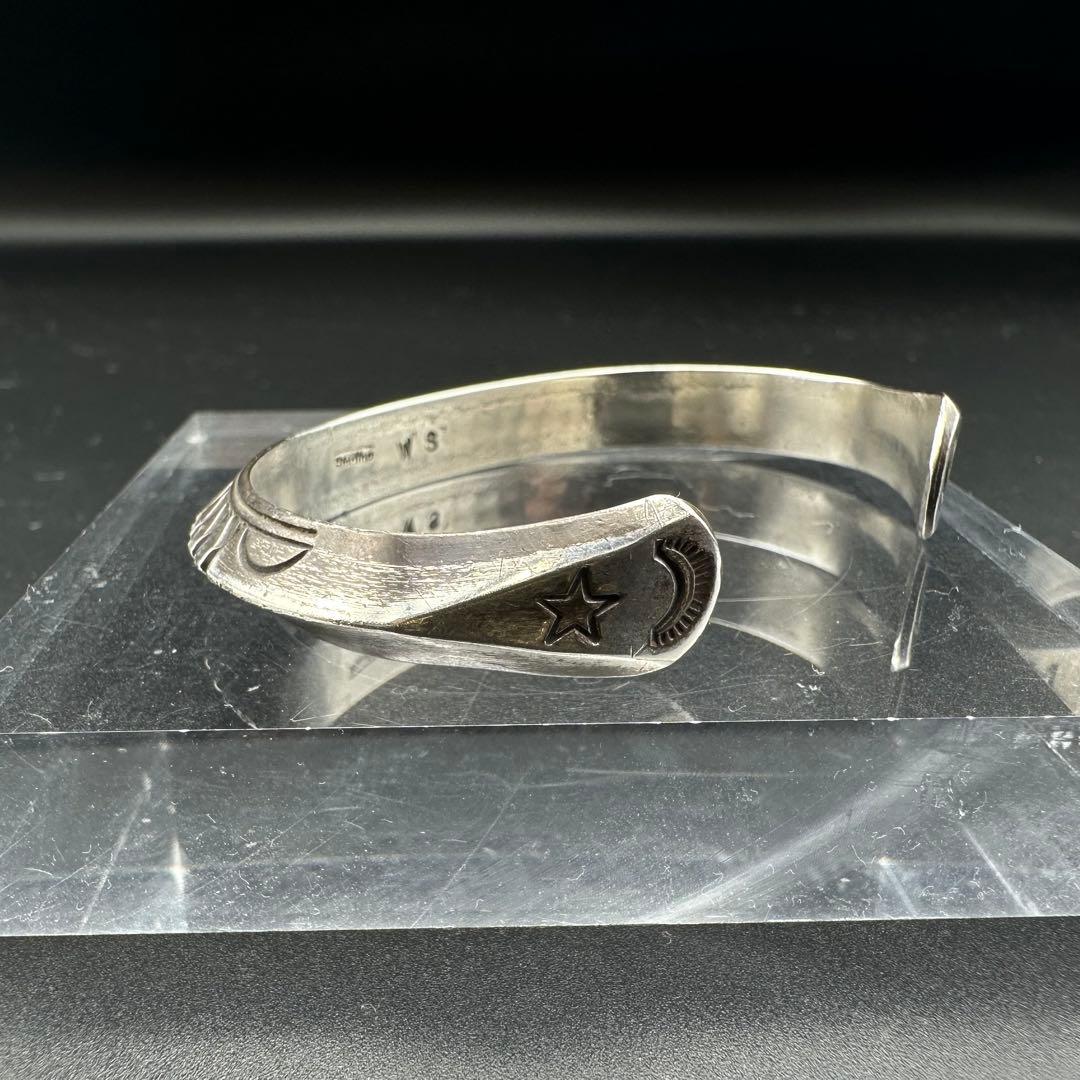 Navajo Wylie Secatero スタンプワーク トライアングバングル