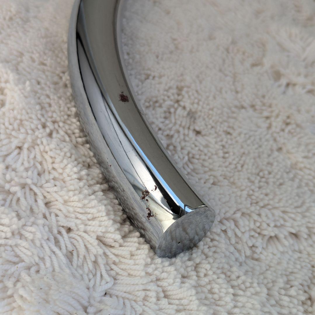 アイリーングレイ　サイドテーブル