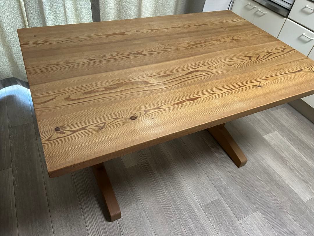 北の住まい設計社　ダイニングテーブル