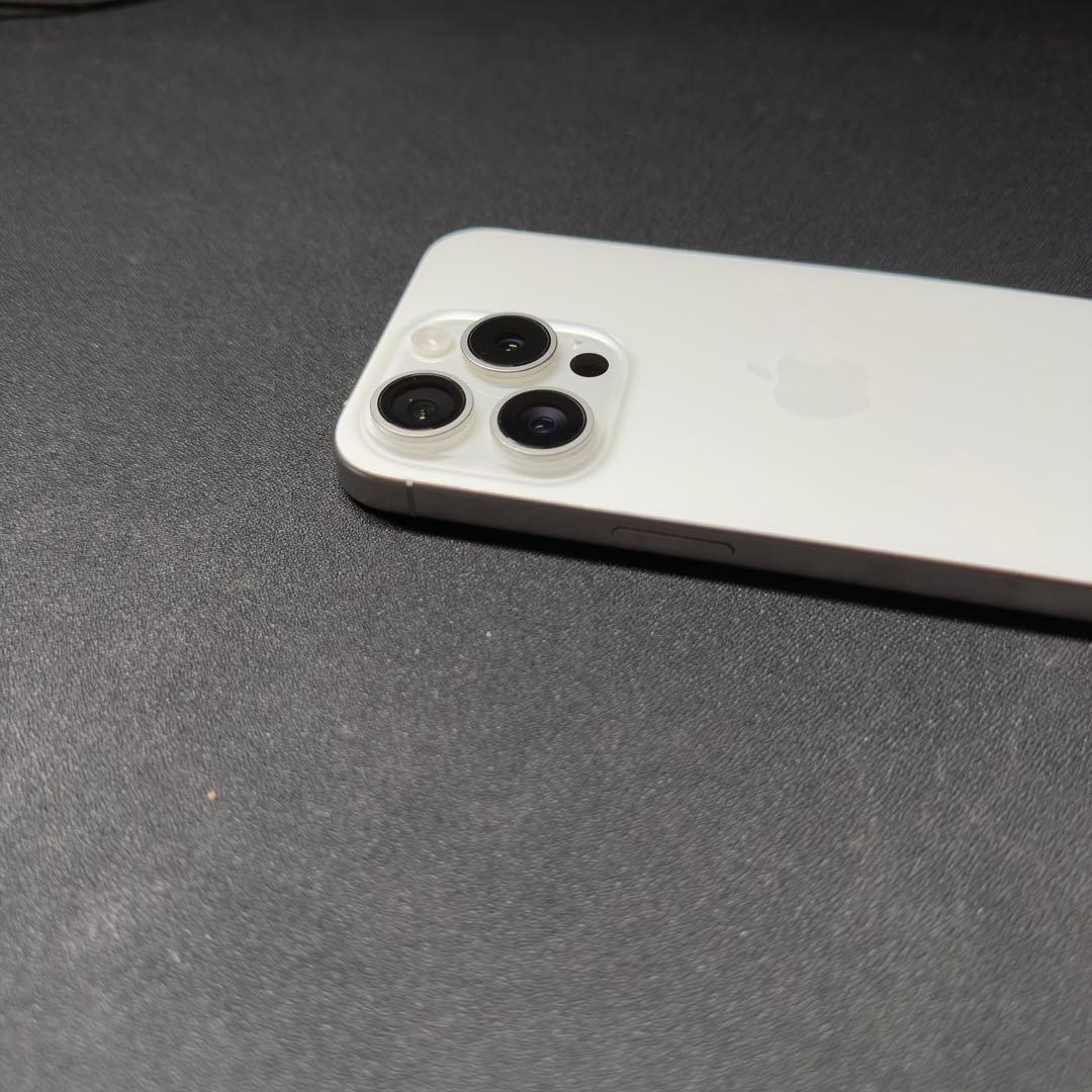 iPhone 15 Pro 128GB ホワイトチタニウム SIMフリー