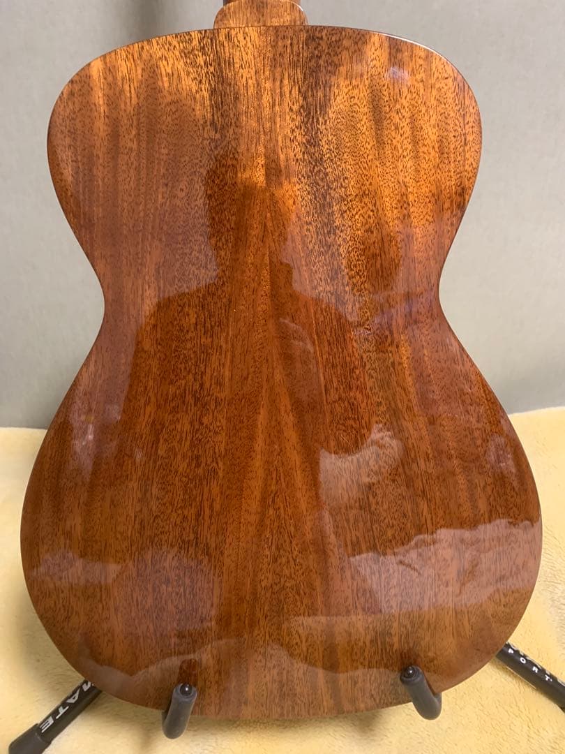 GUILD M-120 オール単板・マホガニー アコギ 底面にクリア浮きあり