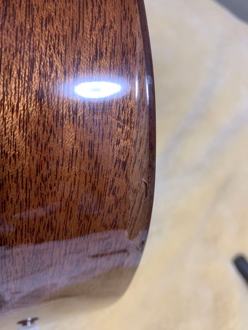 GUILD M-120 オール単板・マホガニー アコギ 底面にクリア浮きあり