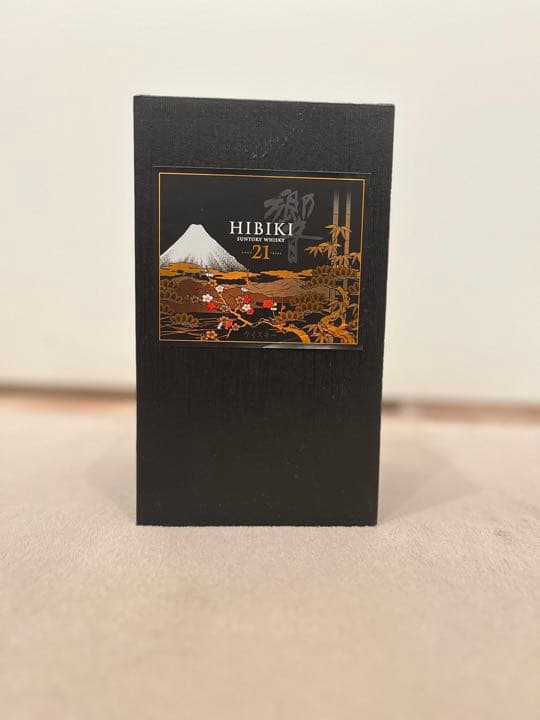 響 21年　花鳥風月ボトル。コレクション用にどうぞ。