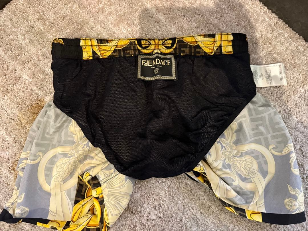 FENDACE FENDI× VERSACE水着 サイズ48 ゴールドバロック