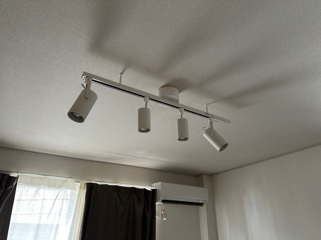 ホワイト スポットライト 4灯 LED