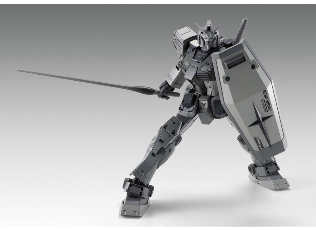 ガンダム　藤原ヒロシ　フラグメント　RX78FRGMT GUNDAM