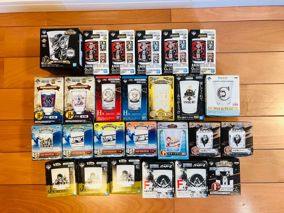 ワンピース　一番くじ　キーホルダー　皿　グラス　色紙　ポスターなど１５８個セット
