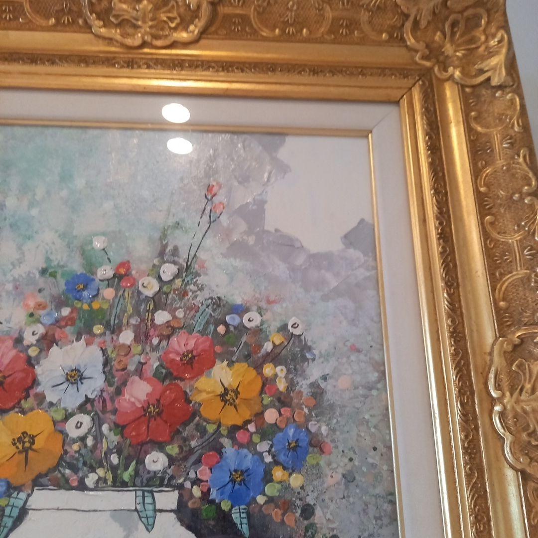 花瓶と花と豪華額縁付き