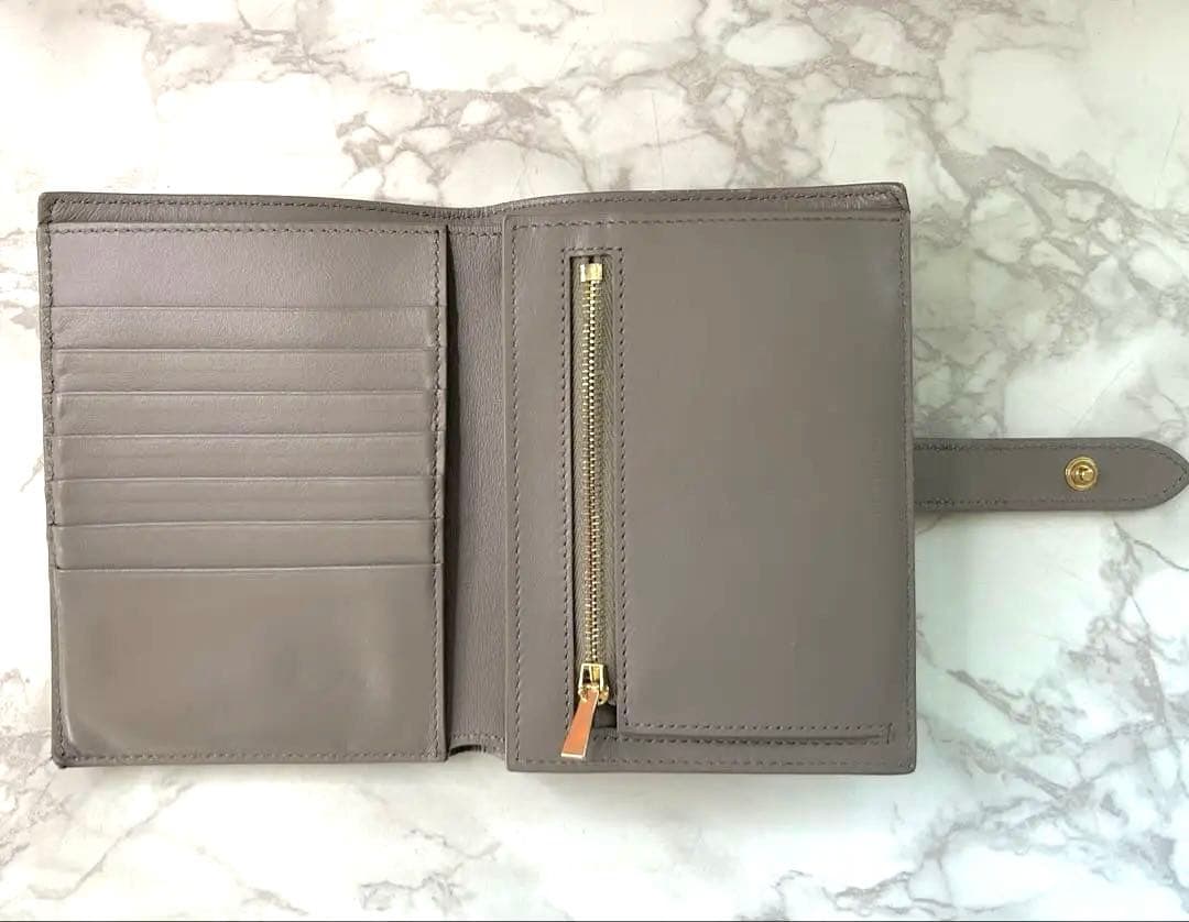 CELINE セリーヌ ミディアムストラップ 二つ折り財布 グレージュ