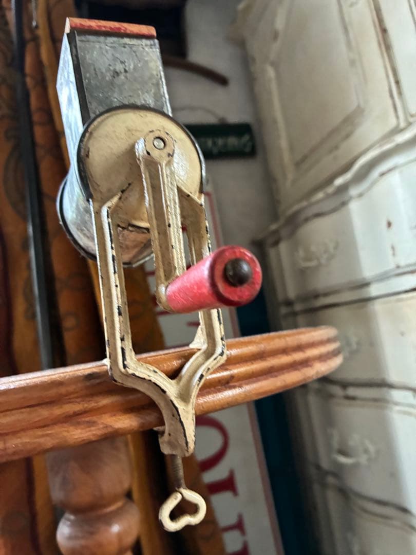 フランス　アンティーク　チーズ　グレーター　削り　おろし器　グラインダー　赤白