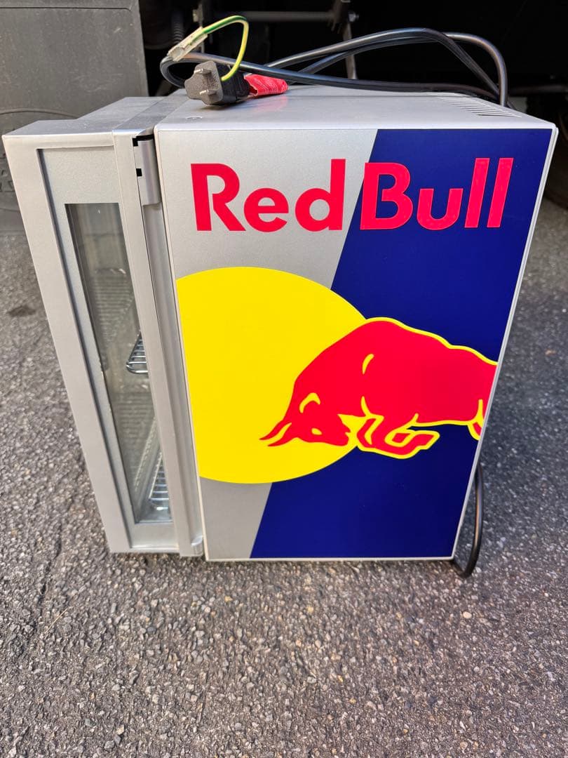 レッドブル　冷蔵庫