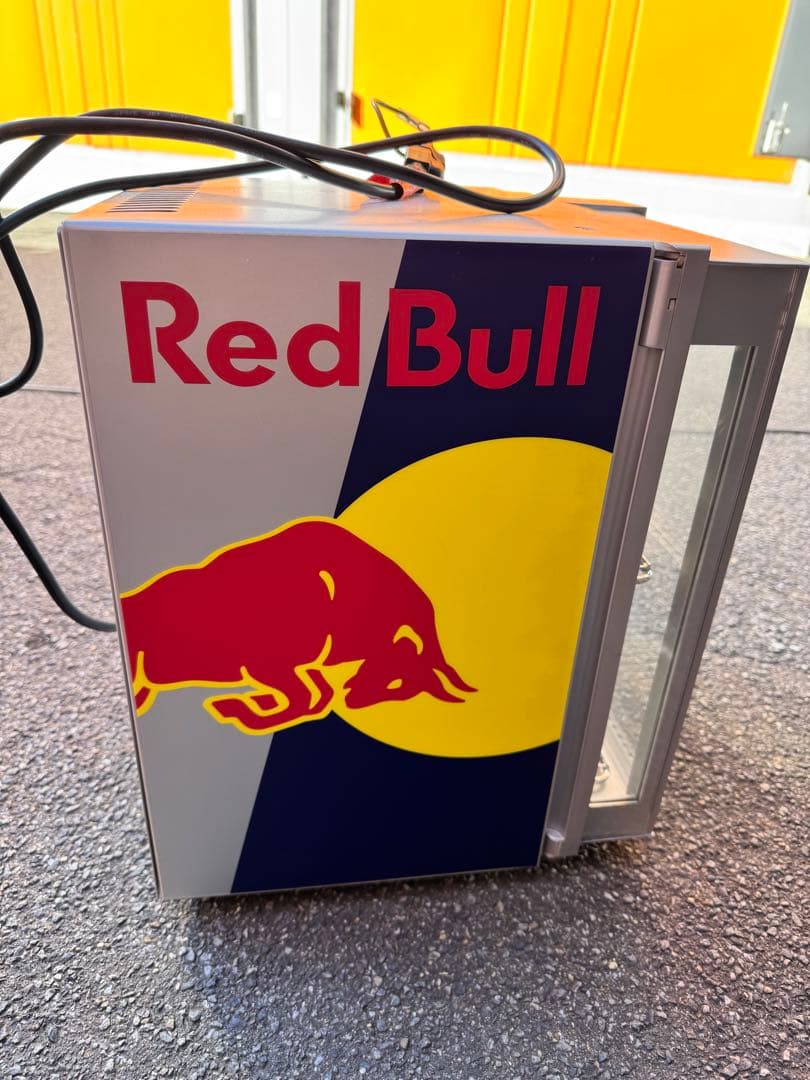 レッドブル　冷蔵庫