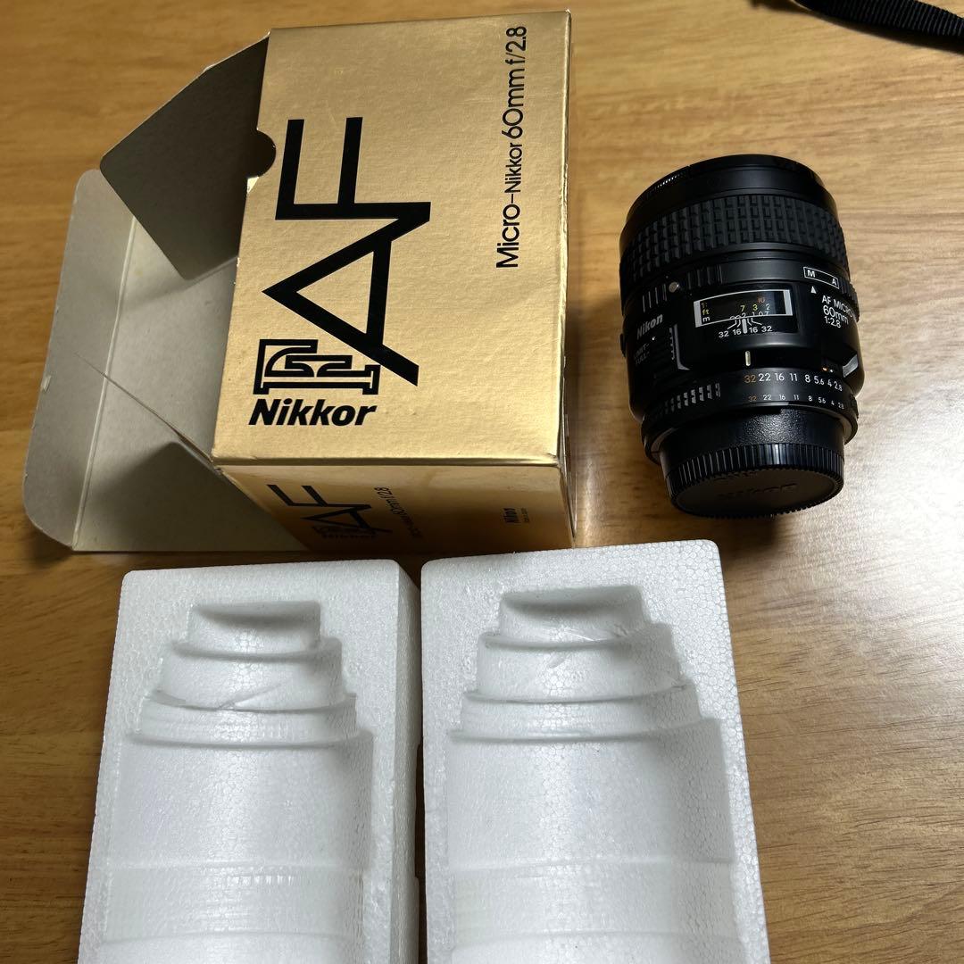 Nikon AF 一眼レフカメラ とレンズMicro-Nikkor 60mm