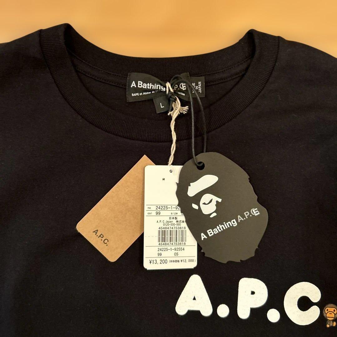 ま　A Bathing APE × A.P.C. ブラックTシャツ