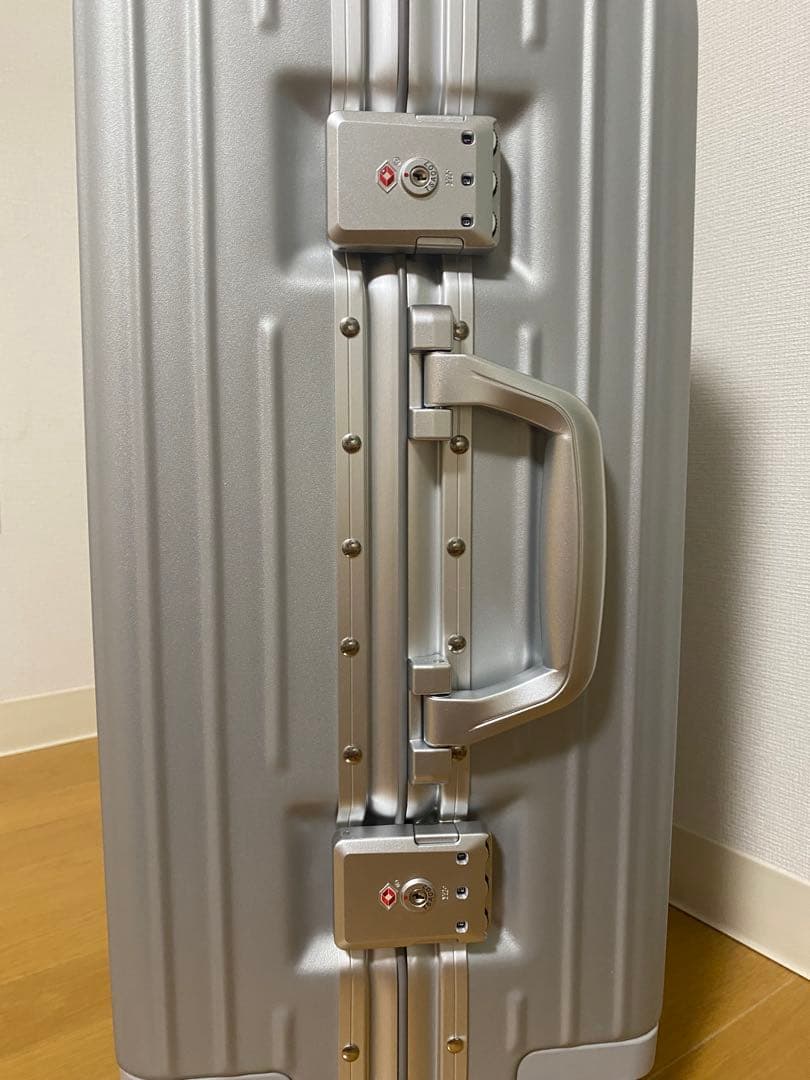 リベティキャリーケースSサイズ 新品未使用　純正カバー&キャスターカバー付