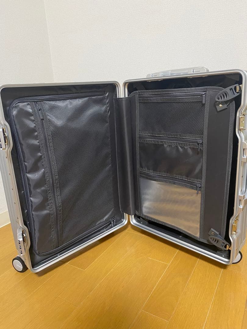 リベティキャリーケースSサイズ 新品未使用　純正カバー&キャスターカバー付