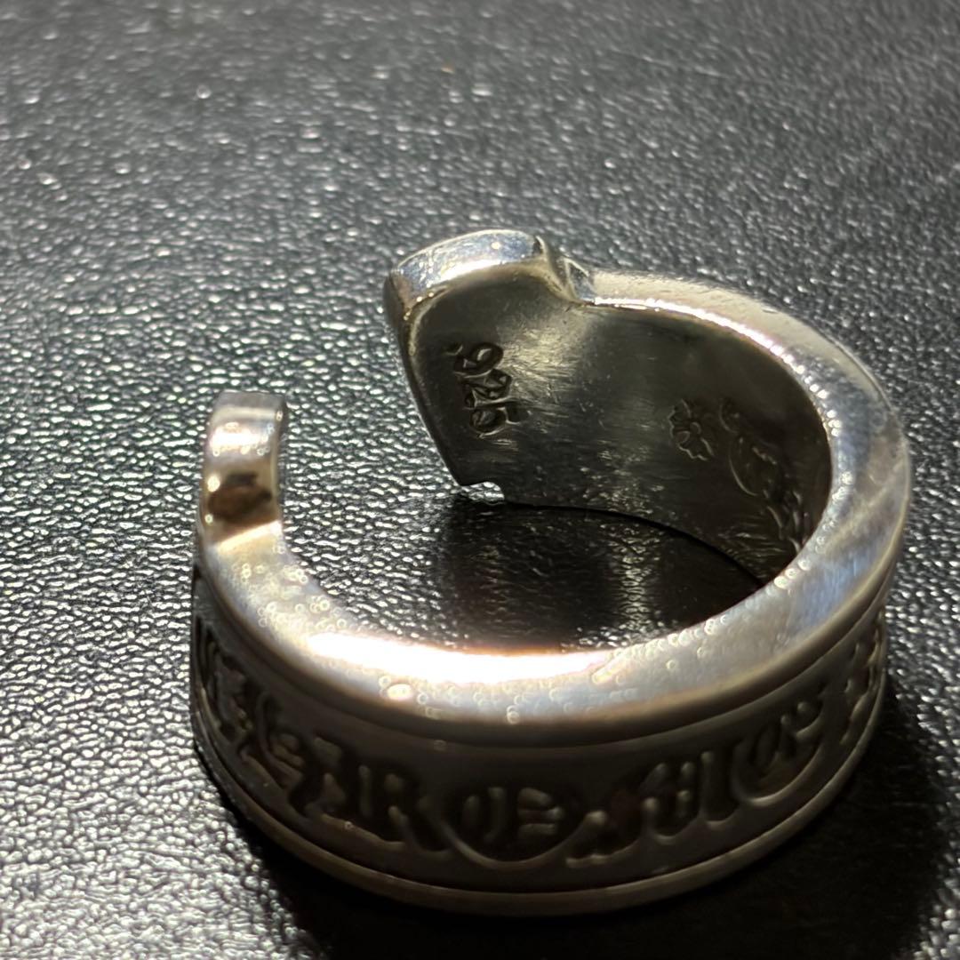 CHROME HEARTSクロムハーツ ラージスクロールラベルリング指輪20号