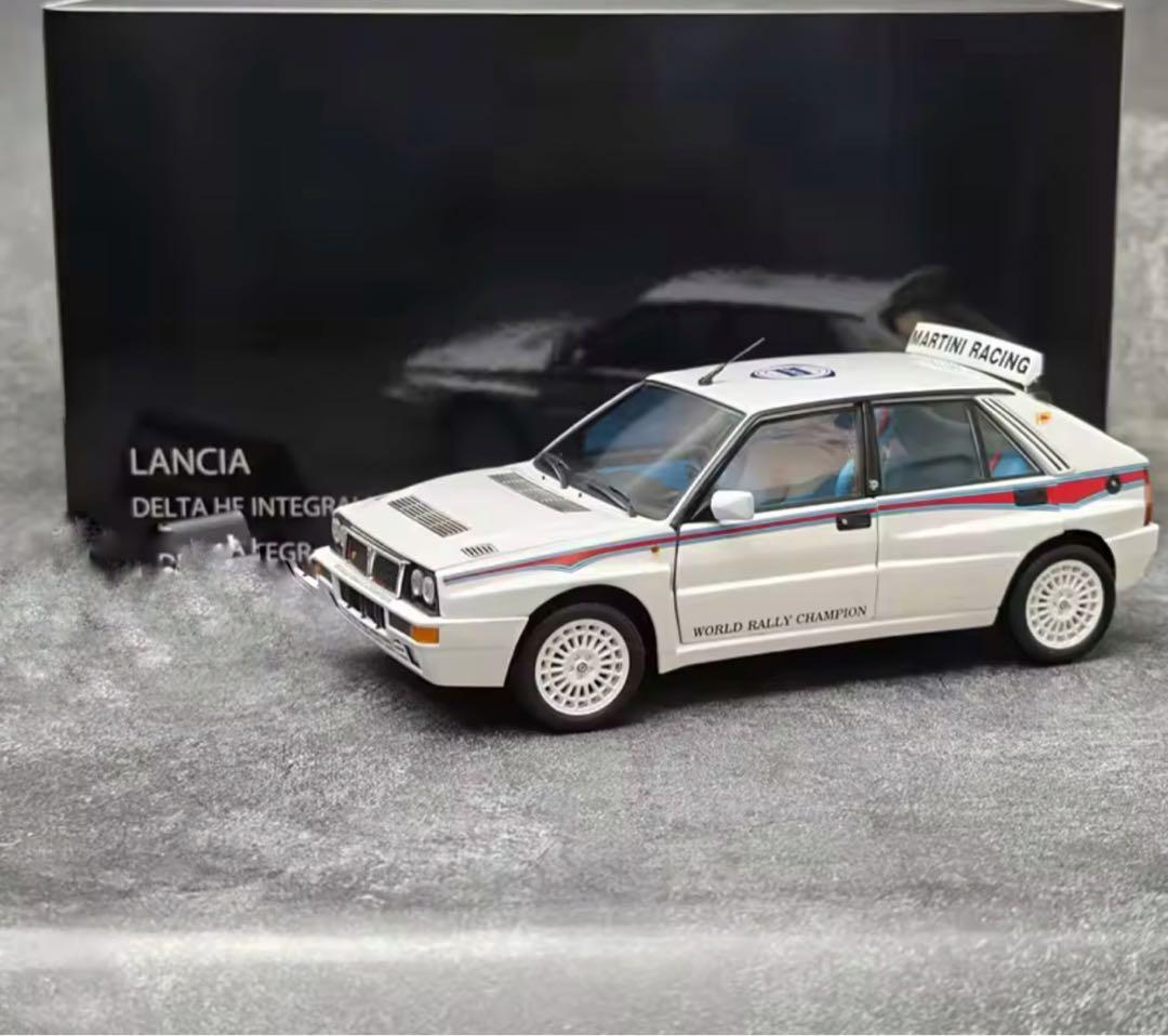 Lancia Integrale Martini Racing1/18モデル