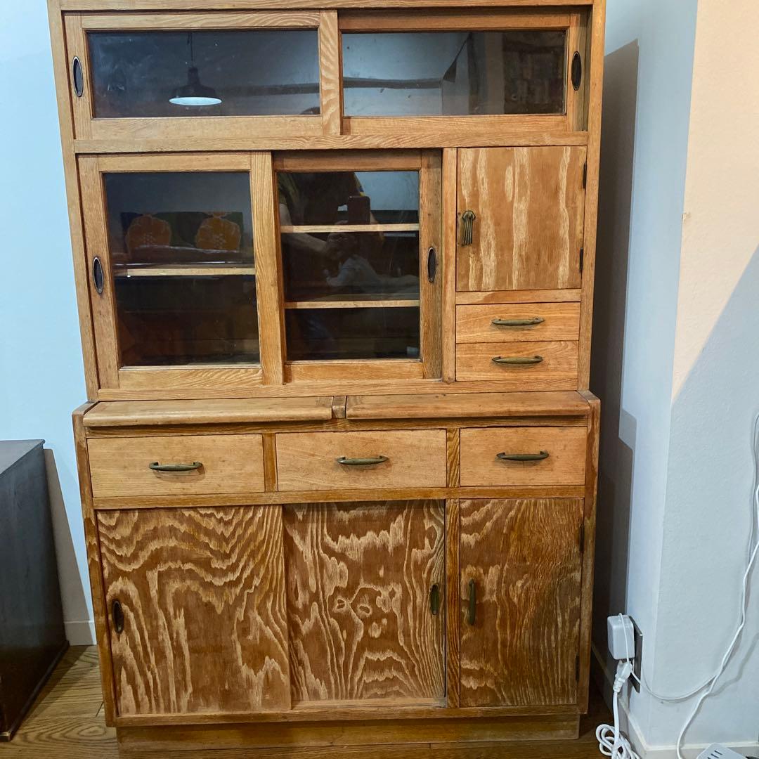 《値下げしました》昭和レトロ　アンティーク木製収納棚 ガラス扉付き