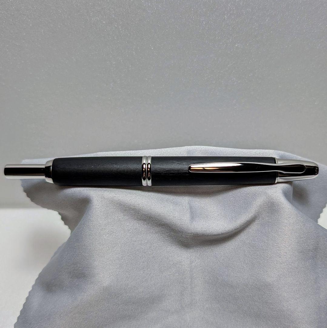 ほぼ未使用 パイロット キャップレス 木軸 ブラック M