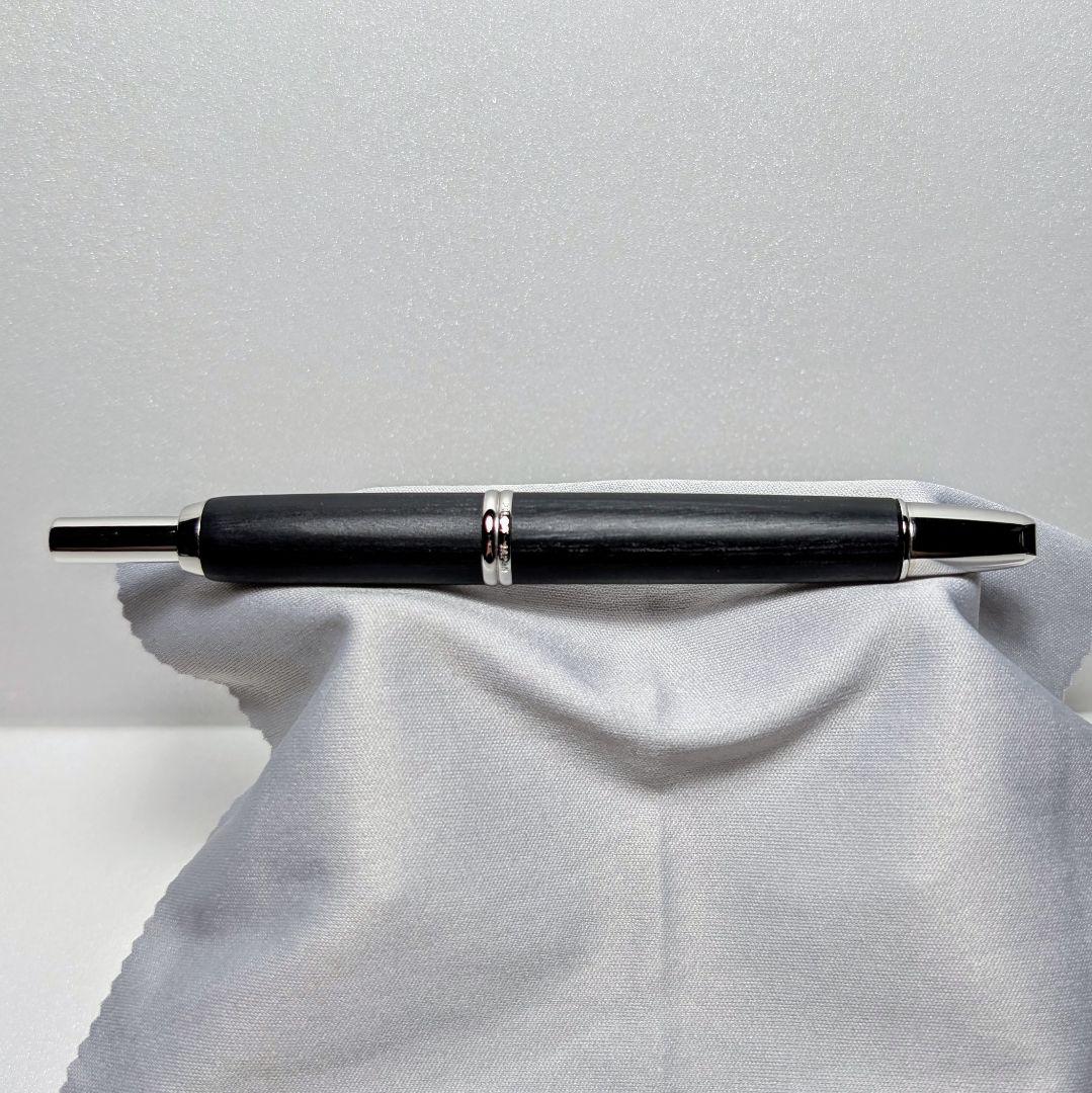 ほぼ未使用 パイロット キャップレス 木軸 ブラック M