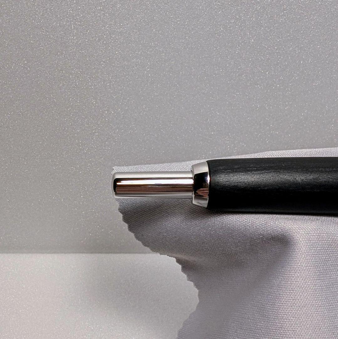 ほぼ未使用 パイロット キャップレス 木軸 ブラック M