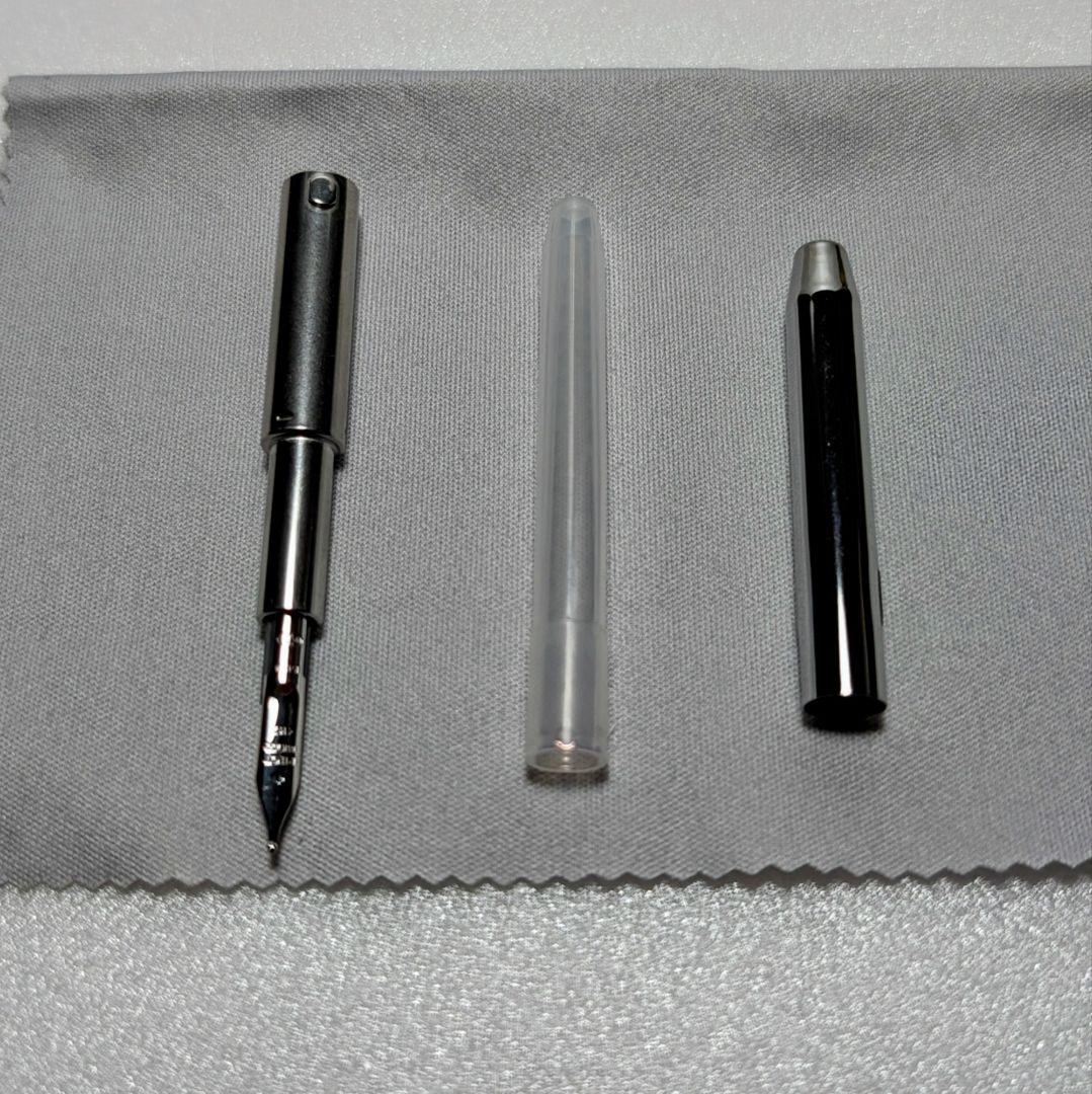 ほぼ未使用 パイロット キャップレス 木軸 ブラック M