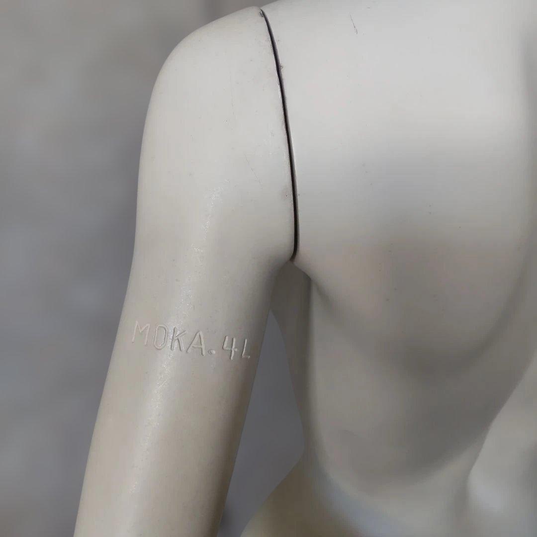 ②女性用ホワイトマネキン 立ちポーズ 黒ヒール付き 175cm