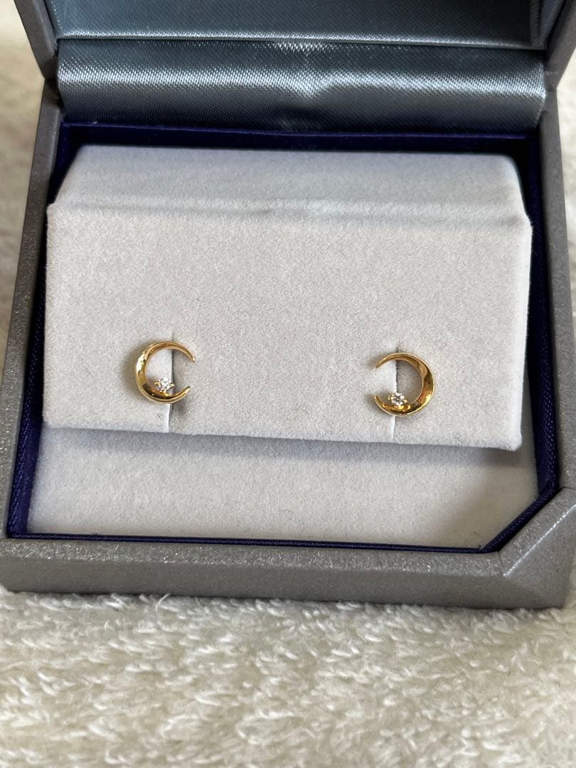 【STAR JEWELRY】K18 ダイヤモンドムーンライトピアス