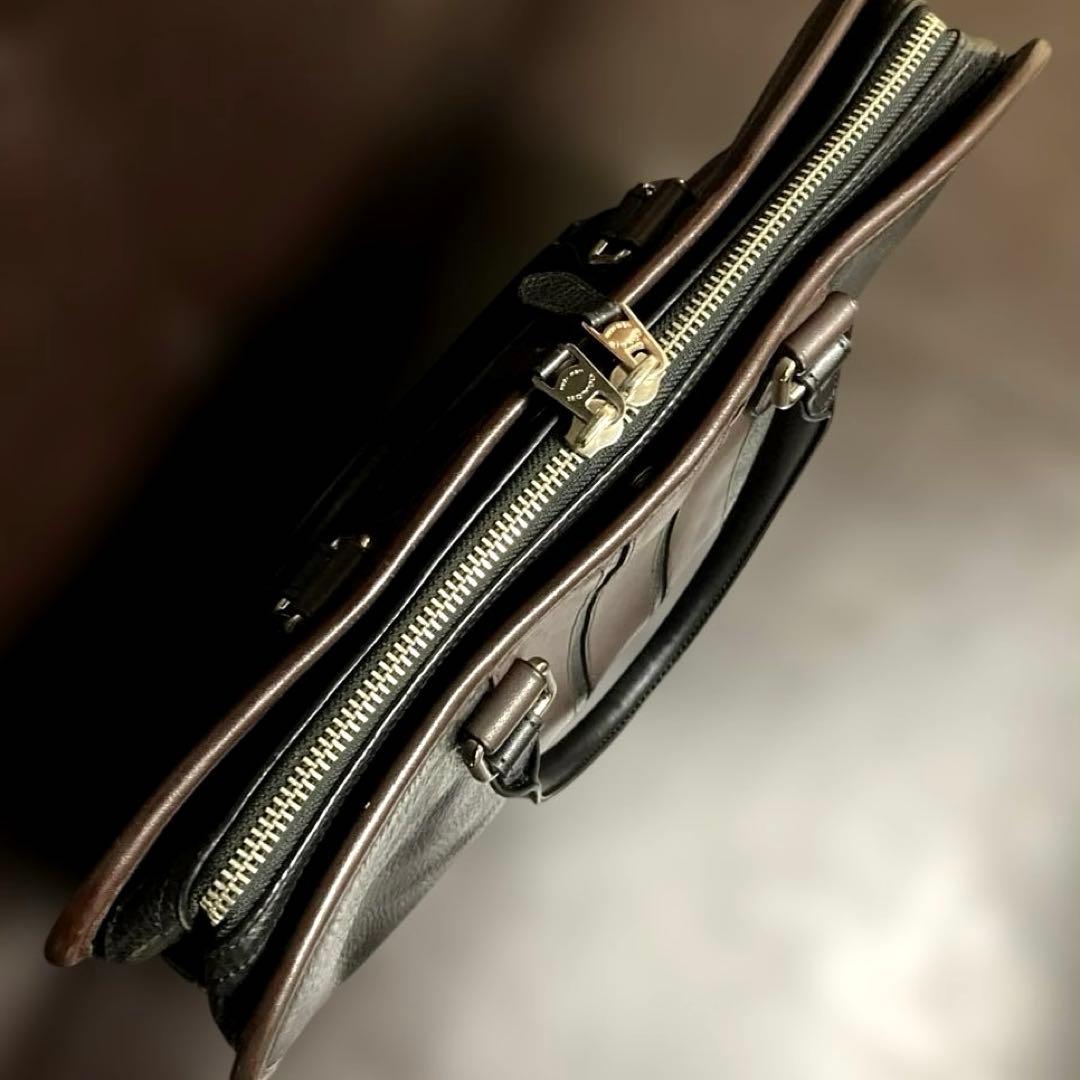 ☆coach☆ ブラック＆ブラウン　レザー　ビジネストート