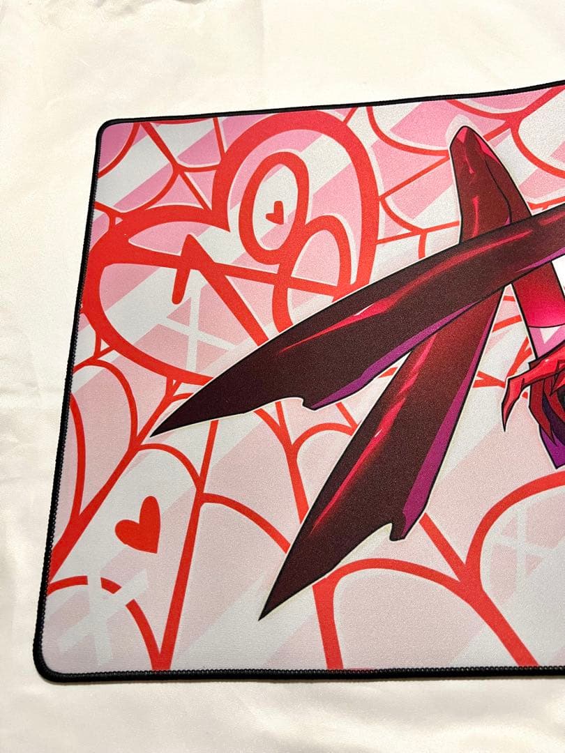 ハズビンホテル エンジェルダスト プレイマット バレンタイン 公式