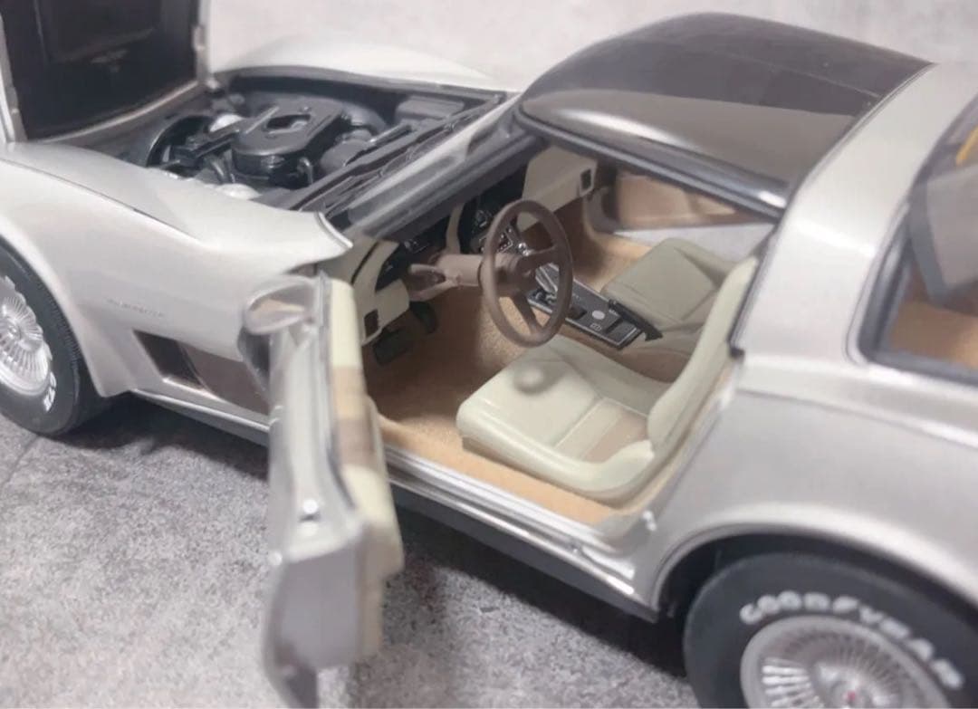 autoart 1/18 シボレー コルベット C3 コレクターエディション