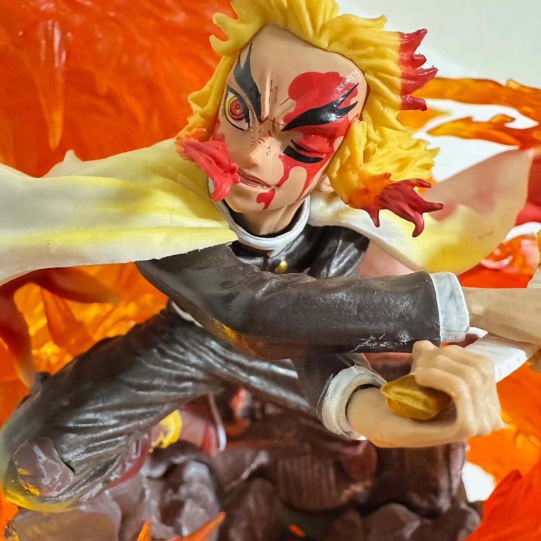 鬼滅の刃　煉獄杏寿郎　炎柱　特大　フィギュア 炎柱 LED点灯　無限夢列車編