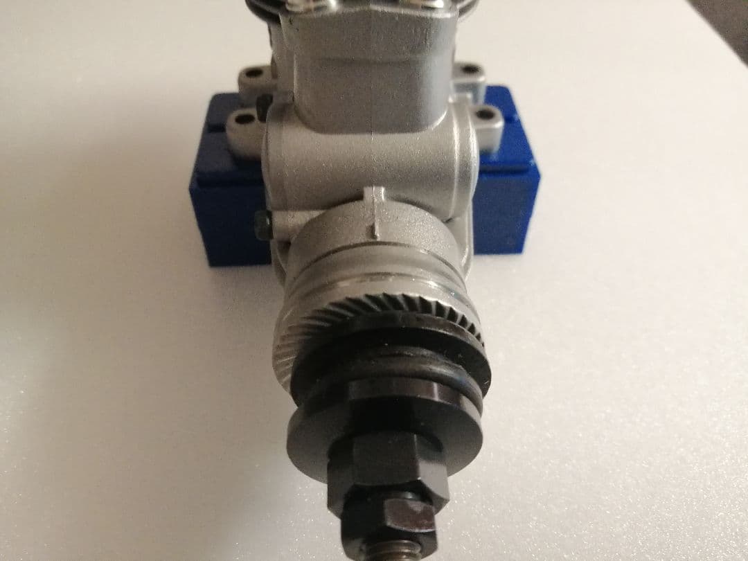 FS-62V　OSのラジコン飛行機用４サイクルエンジン　中古美品