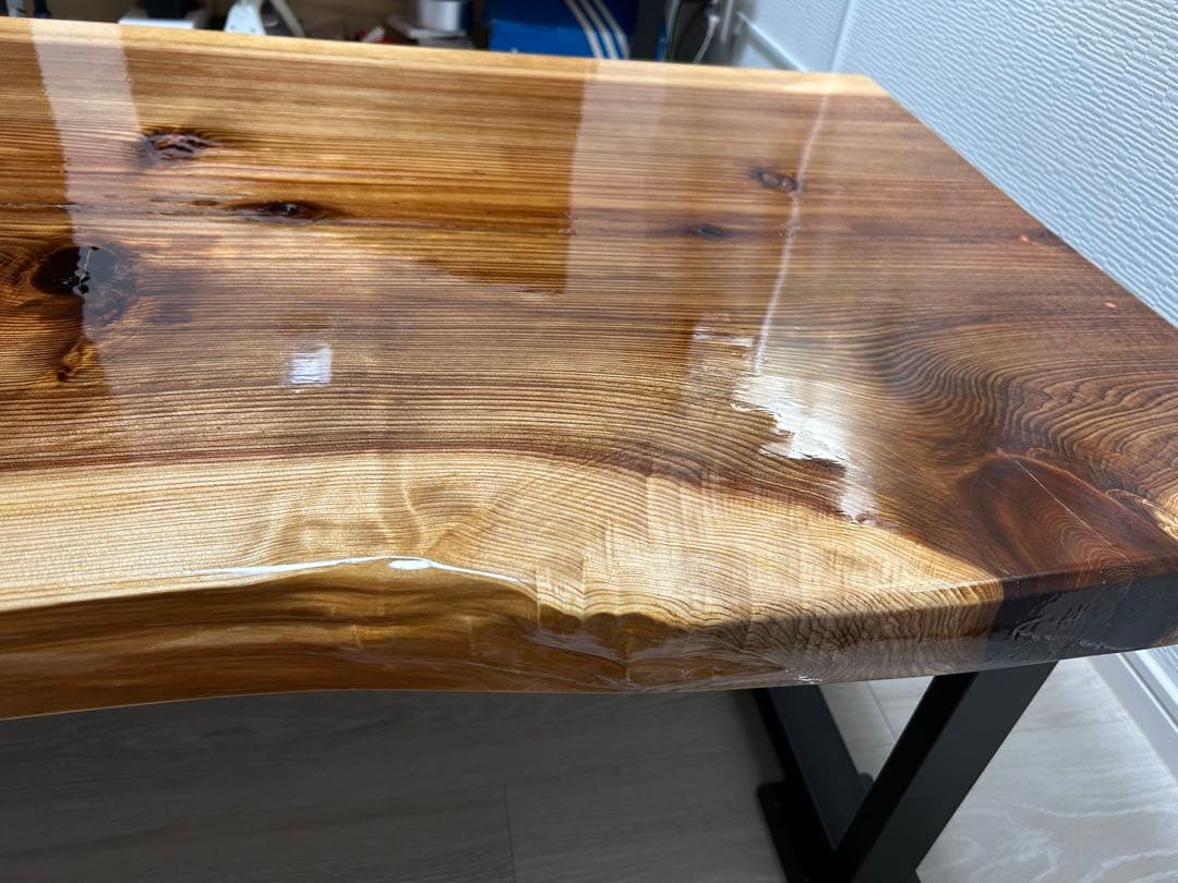 杉　一枚板　テーブル　と　アイアン足