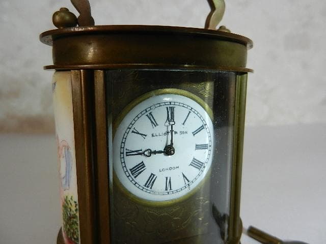 アンティーク楕円形ネジ巻きキャリッジクロック(エリオット&サン　 ロンドン)