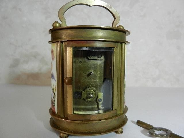 アンティーク楕円形ネジ巻きキャリッジクロック(エリオット&サン　 ロンドン)