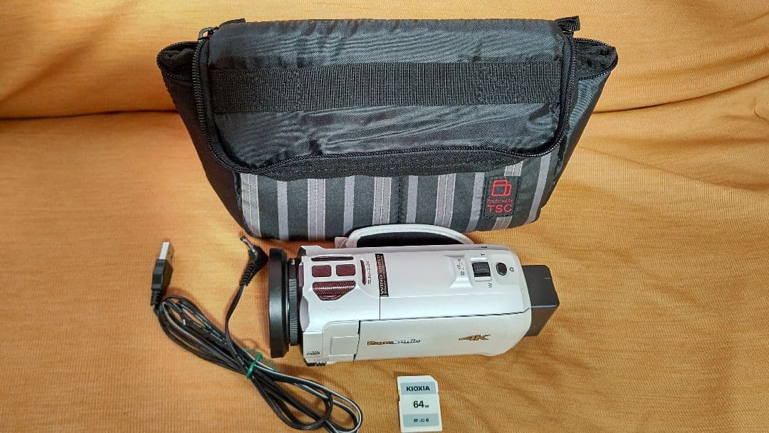 ほぼ未使用 Panasonic 4Kビデオカメラ 25倍ズームHC-VX990M