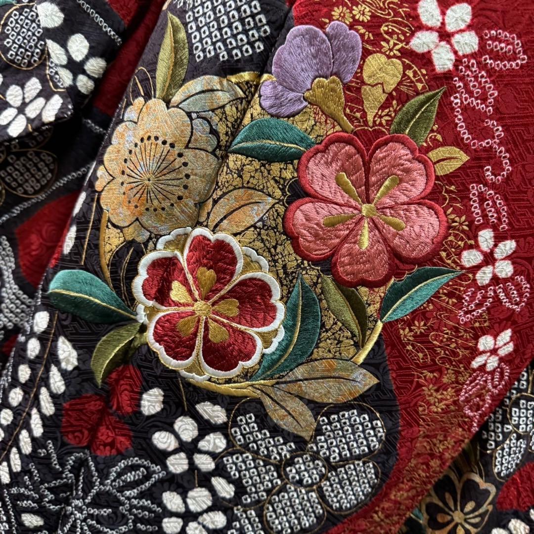 美品　絞り　地紋　金彩　鬘帯花文　花刺繍　逸品　フルセット　振袖　振り袖