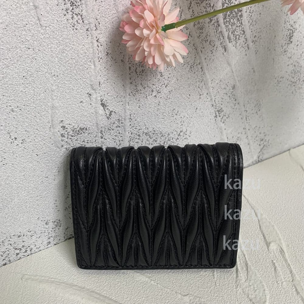 ミュウミュウ マテラッセ 二つ折り財布 ブラック