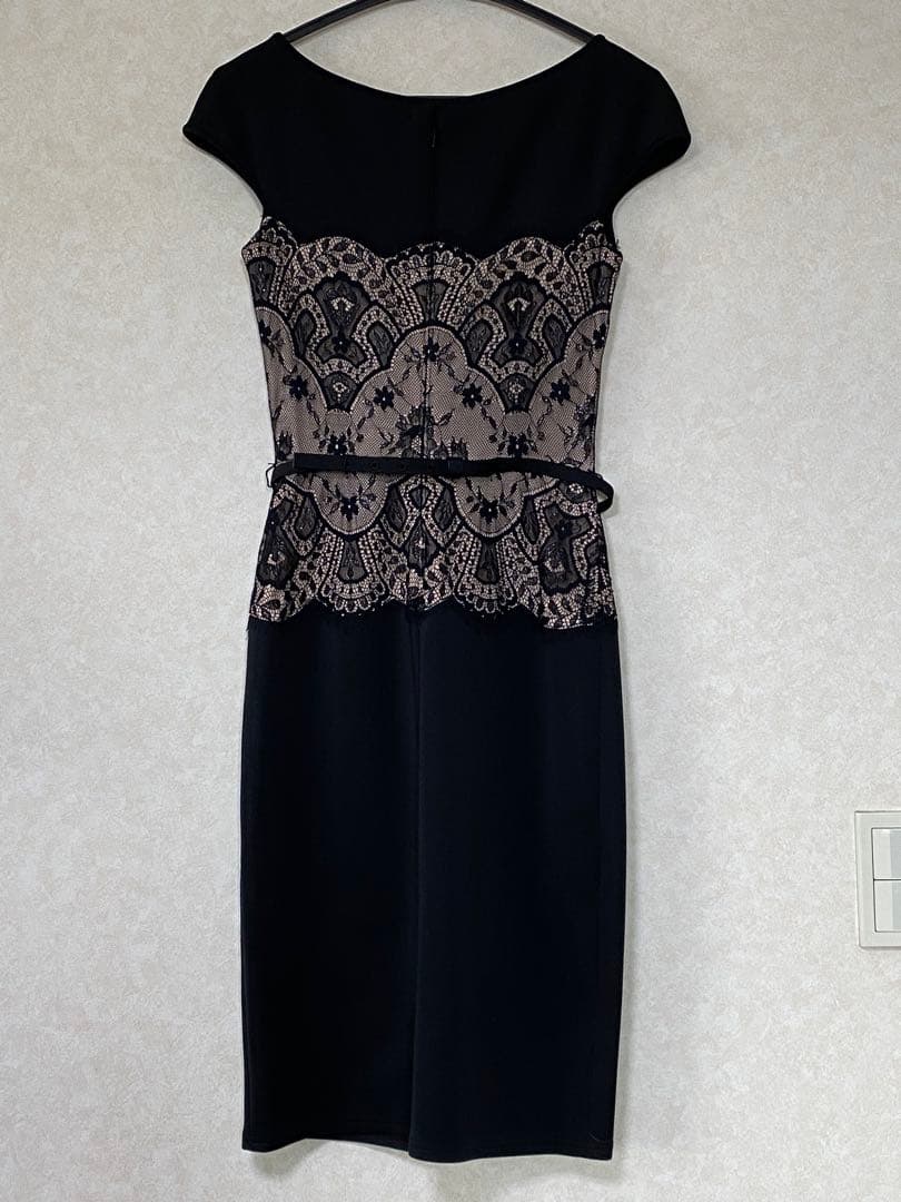 【TADASHI SHOJI】 レース装飾付きブラックタイトドレス