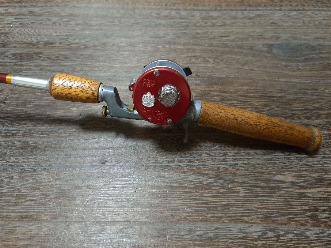 VAGABOND　MillionFish　CASTING GRIP