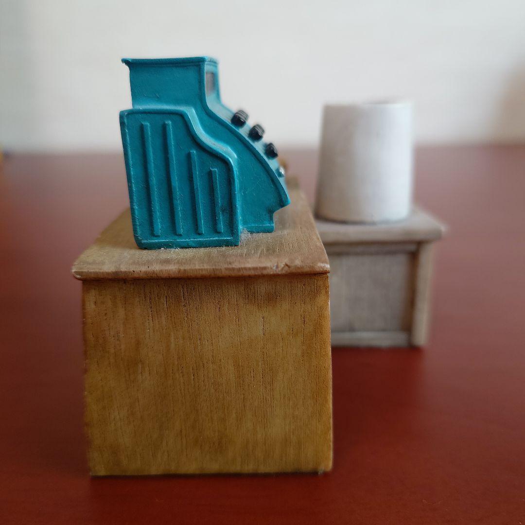 魔女の宅急便　一輪挿し　ジジ　パン屋のお店ばん