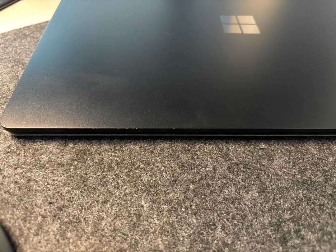 Surface Laptop 2 第2世代 8GB / SSD 256GB