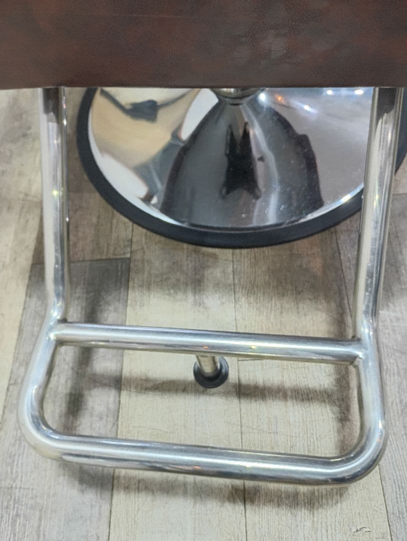 美容室　マテリスタイリングチェア