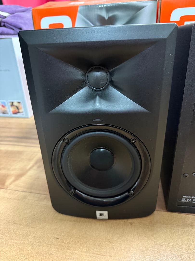 JBL LSR305 3 Series パワードモニタースピーカー
