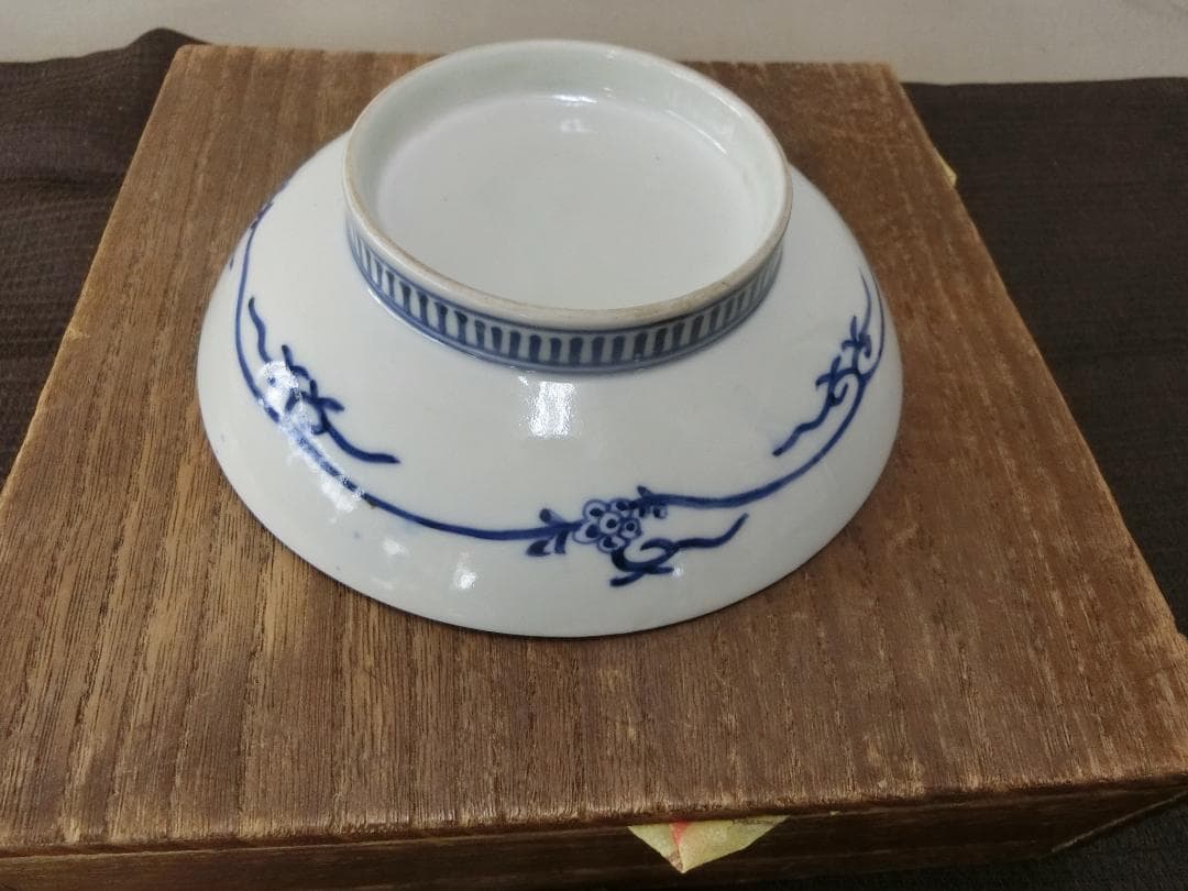 コレクション！【鍋島皿　山家人物渦文　櫛口台　鉢　古木箱入　鑑賞陶磁器】収集骨董